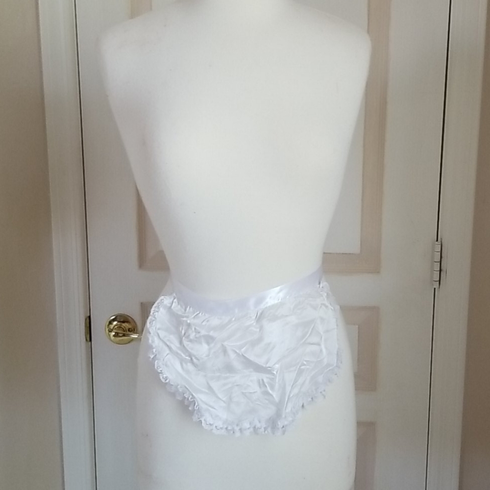 White Satin and Lace Apron nwot